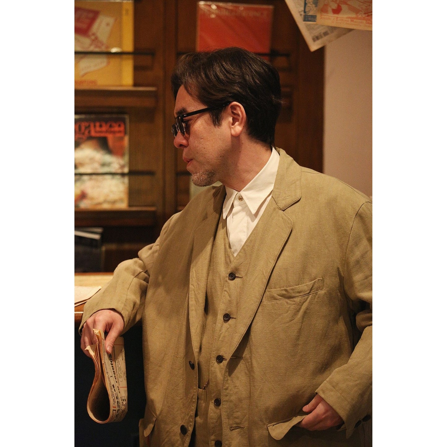 ANTIQUE LINEN CLASSIC VEST