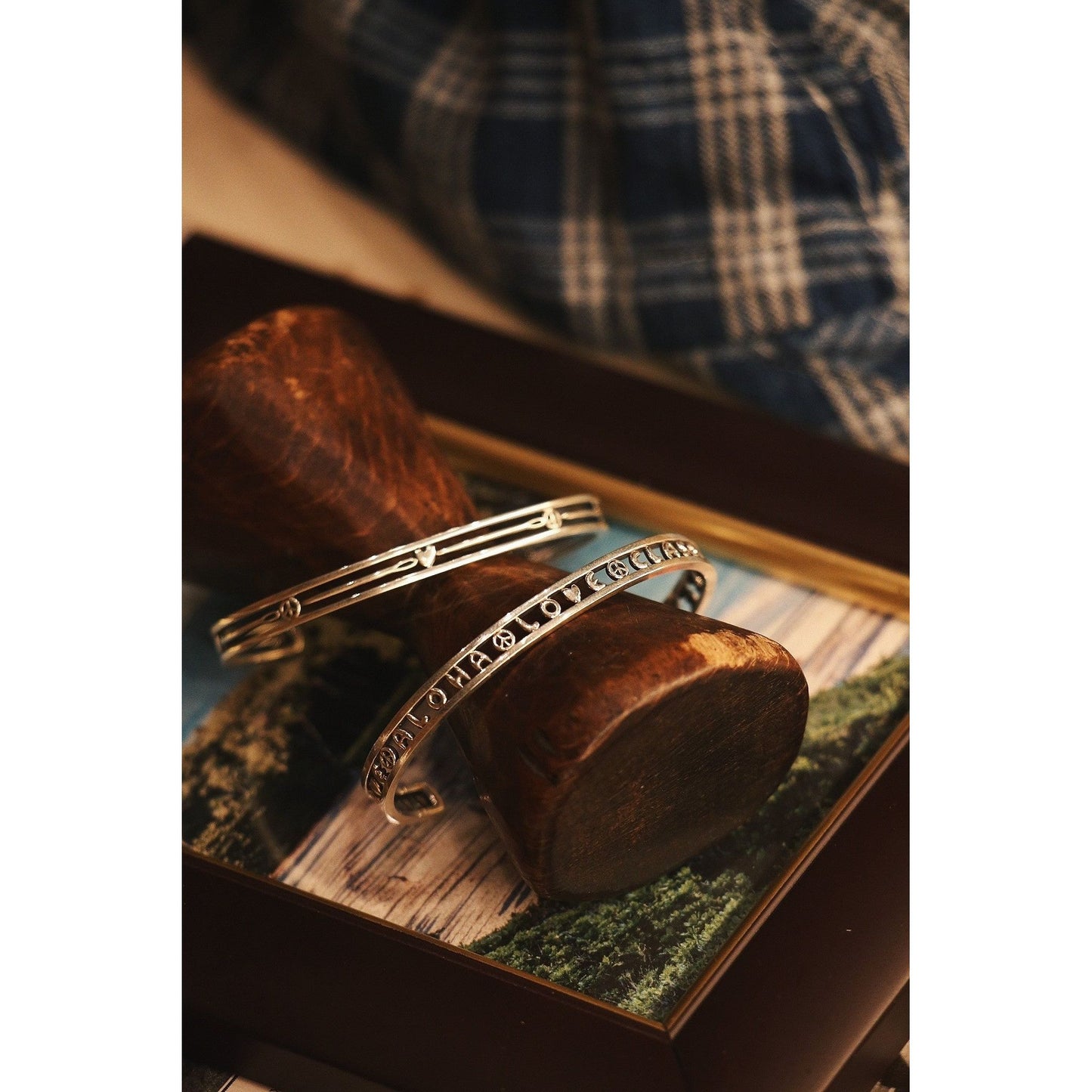 KAHIKO SILVER BANGLE