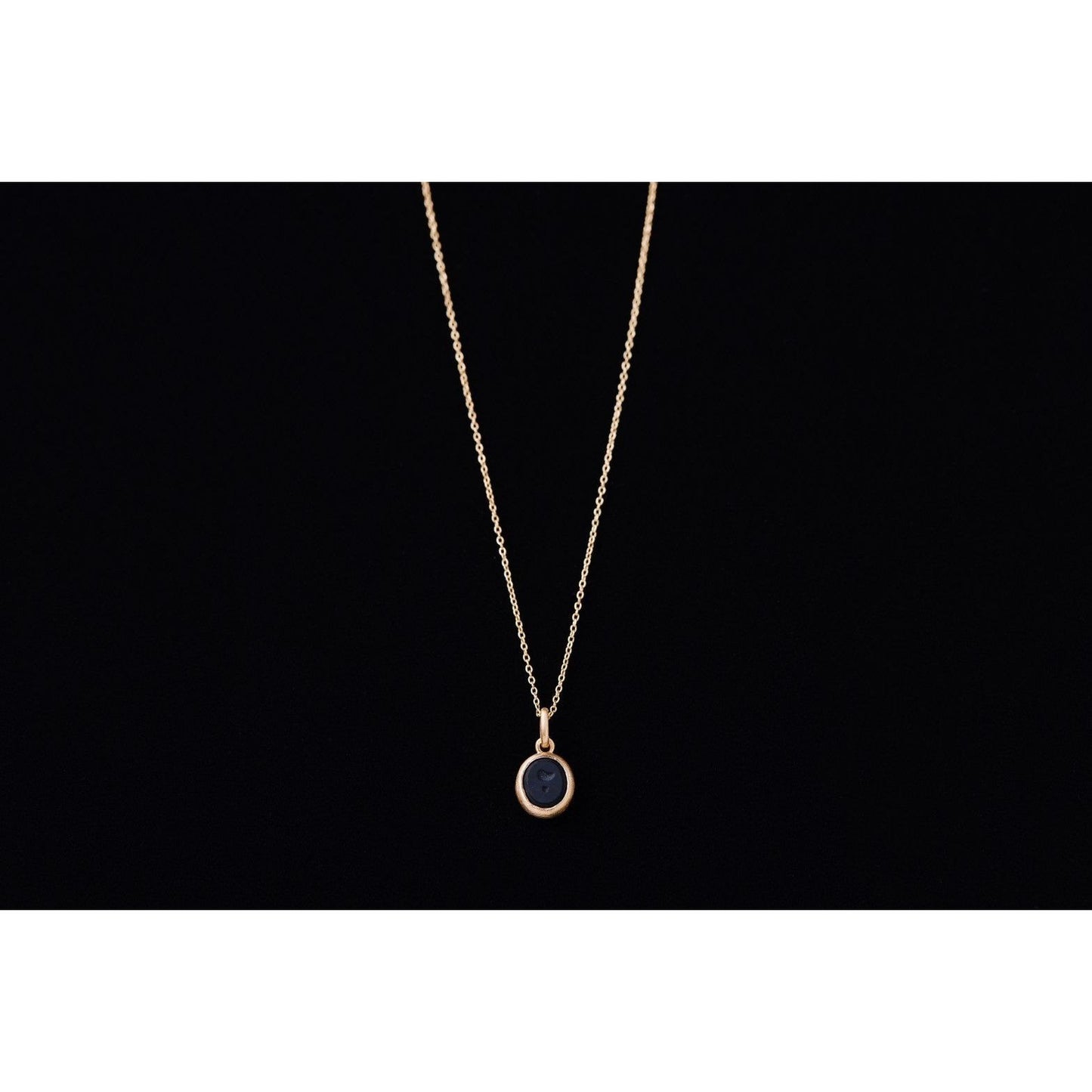 INTAGLIO GOLD NECKLACE