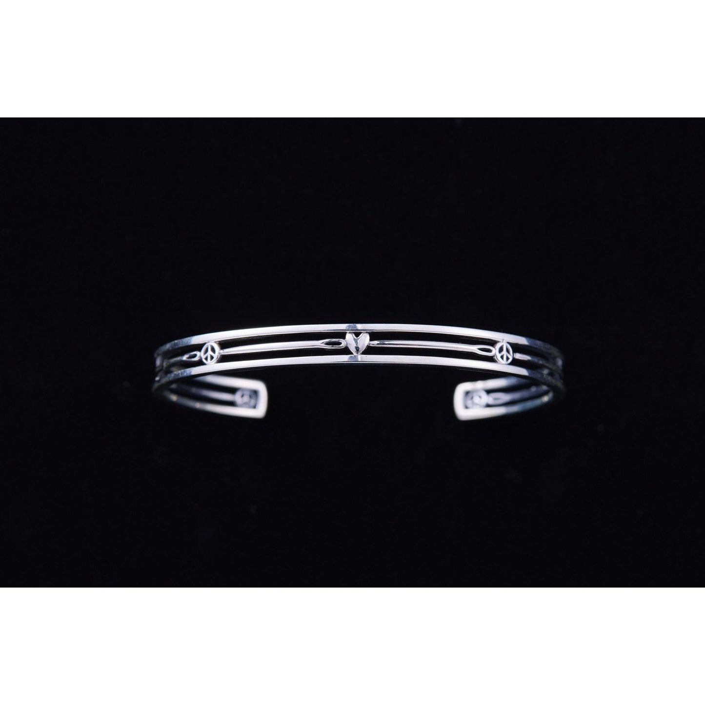 KAHIKO SILVER BANGLE