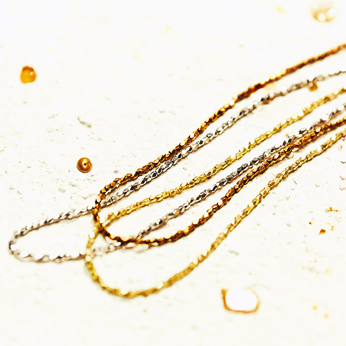 BEADS NECKLACE
