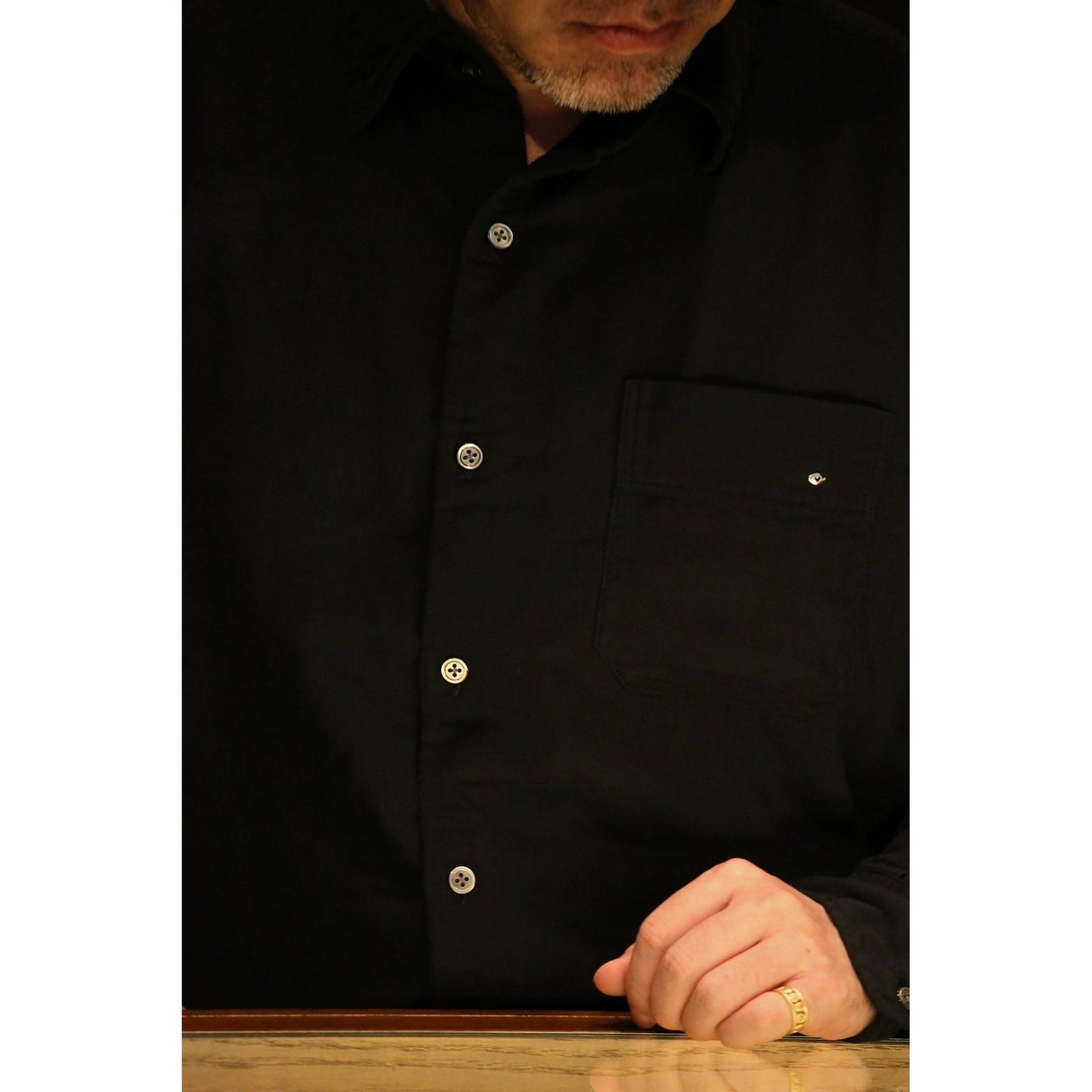 SUVIN GOLD GAUZE CLASSIC SHIRT W/PLATINUM CHARM